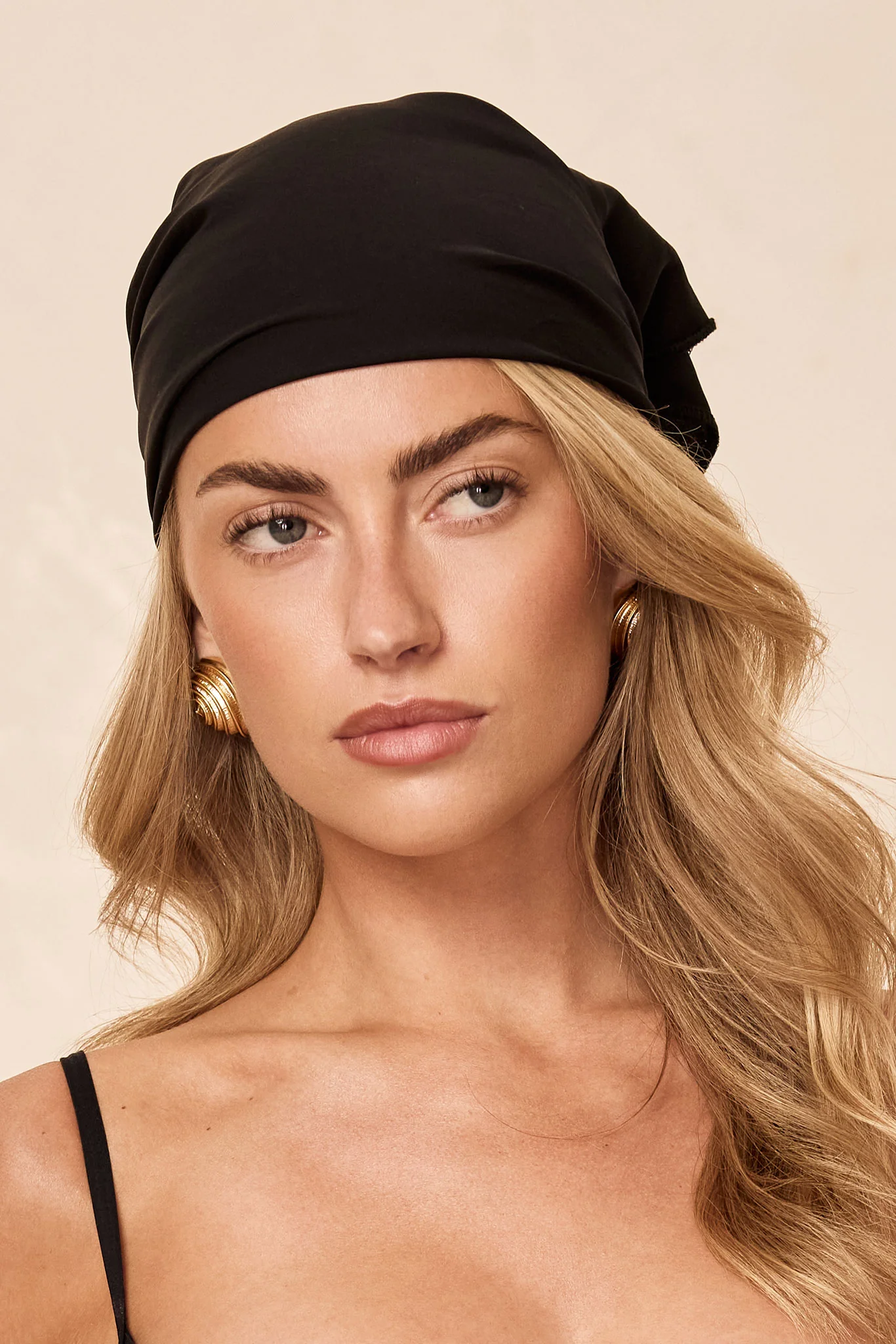Monday Headscarf - Black - Image 3